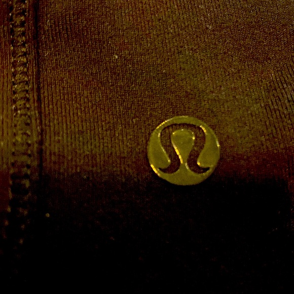 Lululemon pleated peplum tank! Size 2! - Picture 3 of 4